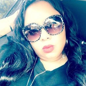 Meet your Posher, Adrienne